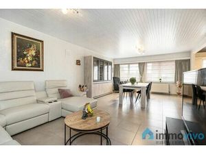 Ruim appartement met 2 slaapkamers en terras.