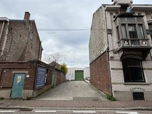 Loods met projectmogelijkheid in het hart van Merchtem