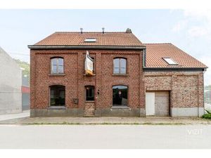 Ruime gezinswoning te Denderhoutem