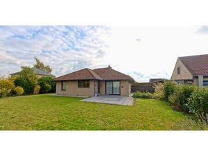 Ruime woning op toplocatie met grote tuin en inpandige garage!