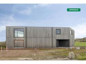 Moderne houtskeletwoning met panoramisch uitzicht