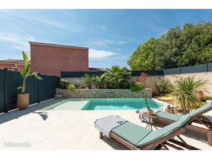 Maison de plain pied / 105m² avec piscine et grand garage