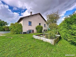 Maison T7 avec terrain clos à Bazoilles sur Meuse