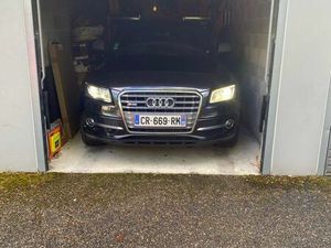 Garage avec barrière sécurisé