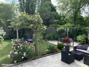 Maison meublée 4ch à 5 min du train pour Genève. 6 couchages  2 sdb. Jardin. Parking couve