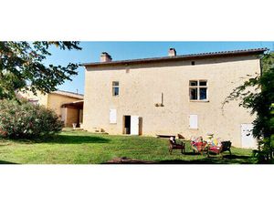 Maison à PUJOLS 15 pièce(s) 400 m2