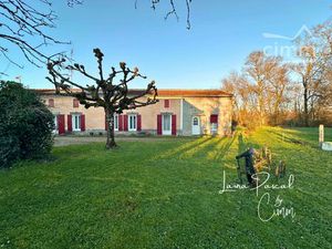 Longère avec dépendances