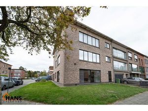 Ruim hoekappartement.