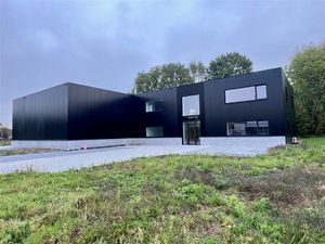 Nieuwbouw magazijn met kantoren in Lokeren
