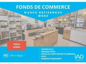 Vente Bureaux et commerces à Fréjus (83370) : à vendre / 30m² Fréjus