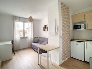 A LOUER MEUBLE- STUDIO Grenoble  proche gare  14.45 m2 rénové et meublé