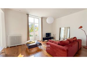 Maison Bourgeoise de centre bourg avec garage