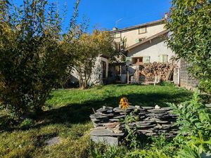 Ancienne grange de 88 m² rénovée avec goût  nichée dans un village ensoleillé d'Ariège sur