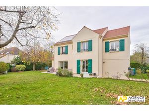 Vente maison 7 pièces à Le Mesnil-le-Roi (78600)  1 155 000 €