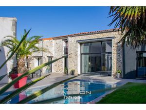 Vente maison 6 pièces 214 m² à Mornac-sur-Seudre (17113)  668 800 €