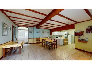 Maison de village à rénover avec atelier de 130 m²