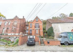 Maison à vendre avec terrasse et jardin   Court-Saint-Étienne (VBD52123)