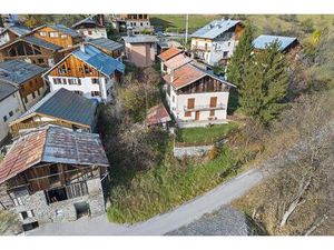 Grange à rénover avec deux terrains constructibles