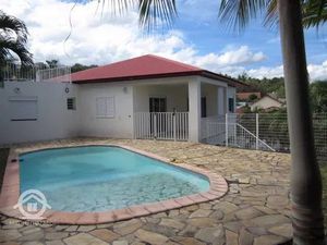 À louer – Villa F5 avec piscine à La Possession – 2 000 €/mois