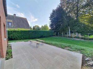 CLOS PRIVE: maison 4 façade sur 9 ares !! Magnifique jardin