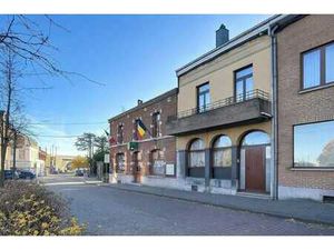 Habitation avec jardin sise au cœur de Beauraing.