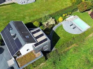 Superbe villa avec piscine à deux pas du centre-ville.