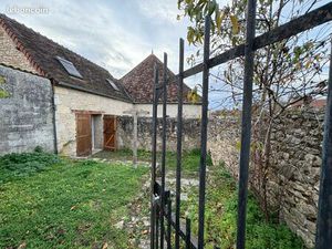 À louer – Maison 2 pièces avec cour – Saint-Germain (86)