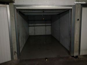 GARAGE à LOUER à l'année