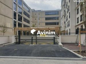 Parking/box 25 m² Suresnes