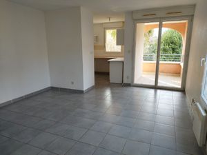 MARGUERITTES APPARTEMENT RESIDENCE SECURISEE TYP 3 60M2 TERR