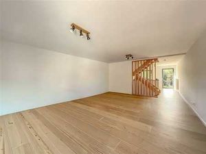 SUPERBE MAISON BEL-ETAGE AVEC 2 CHAMBRES ET JARDIN