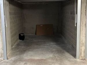Garage box 13 m2 Lyon 8