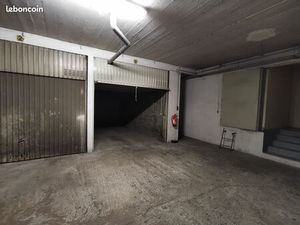 Grand Garage Box (1 5 places) Métro Sans Souci / Lyon 8 Montplaisir