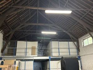 Locaux d'activités 477 m² à louer / Villeneuve d'Ascq