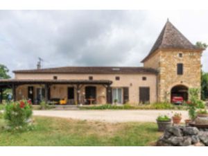 MAISON EN PIERRE DU PAYS AVEC PISCINE