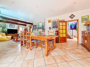 Belle maison ancienne 3 chambres sur 2000m² de terrain face à la Loire