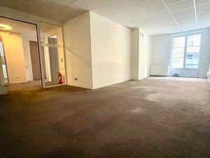 Bureaux à louer – 1er étage  55 m² + salle de pause partagée – Climatisation & Internet