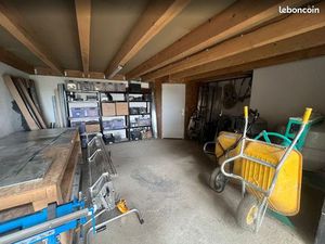 Local industriel 134 m²