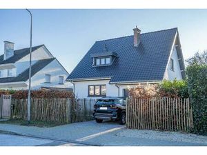Maison à louer avec garage et terrasse   Waterloo (VBD52670)