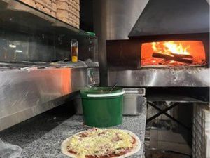 Camion / remorque à pizza ◊?Emplacement 13009