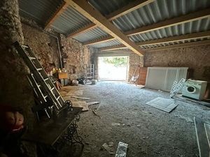 Vente immeuble 400 m² Régusse (83630)