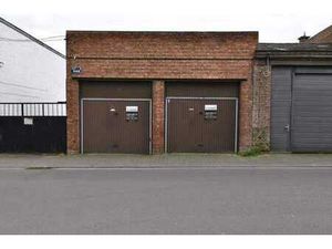 Lot de 5 garages bien situé! Idéal investisseur!