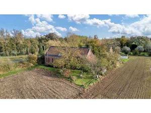 Ferme superbement rénovée avec piscine intérieure