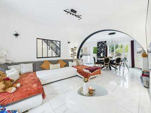 Maison lumineuse rénovée  coup de cœur face au bois!