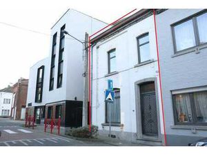 Belle maison d'habitation avec garage et grand jardin