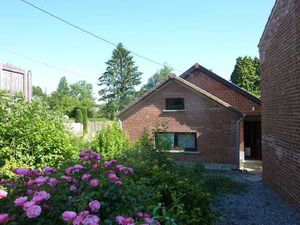 Centre  bungalow à restaurer entièrement sur ± 5 a