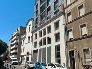 Grand local marseille 13008  prado perier