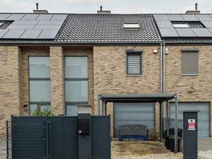 Belle maison 3 chambres récente avec carport et jardin!