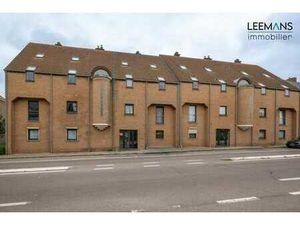 Duplex 3 chambres en plein Casteau avec 4 places de parking