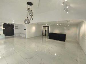 Magnifique bâtiment commercial